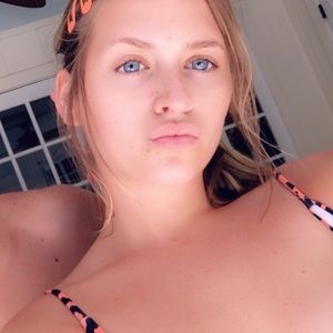 Meet your Posher, Davis